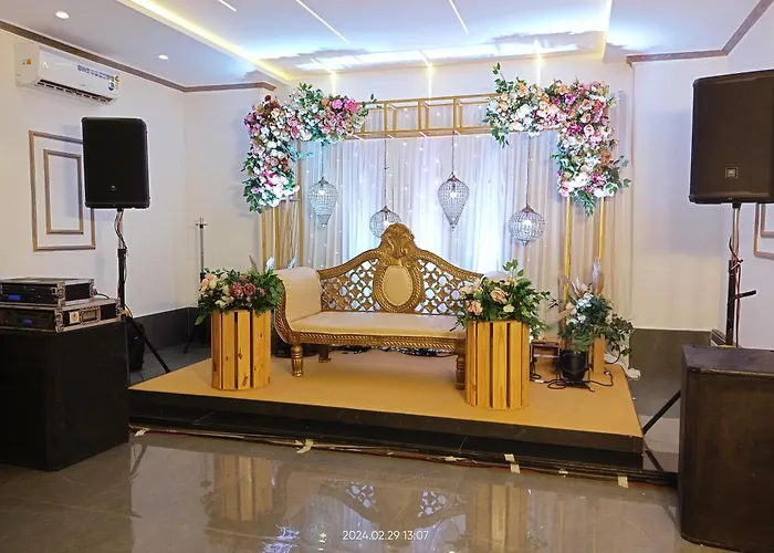 Staybird - B Suite, Business Hotel, Kharadi