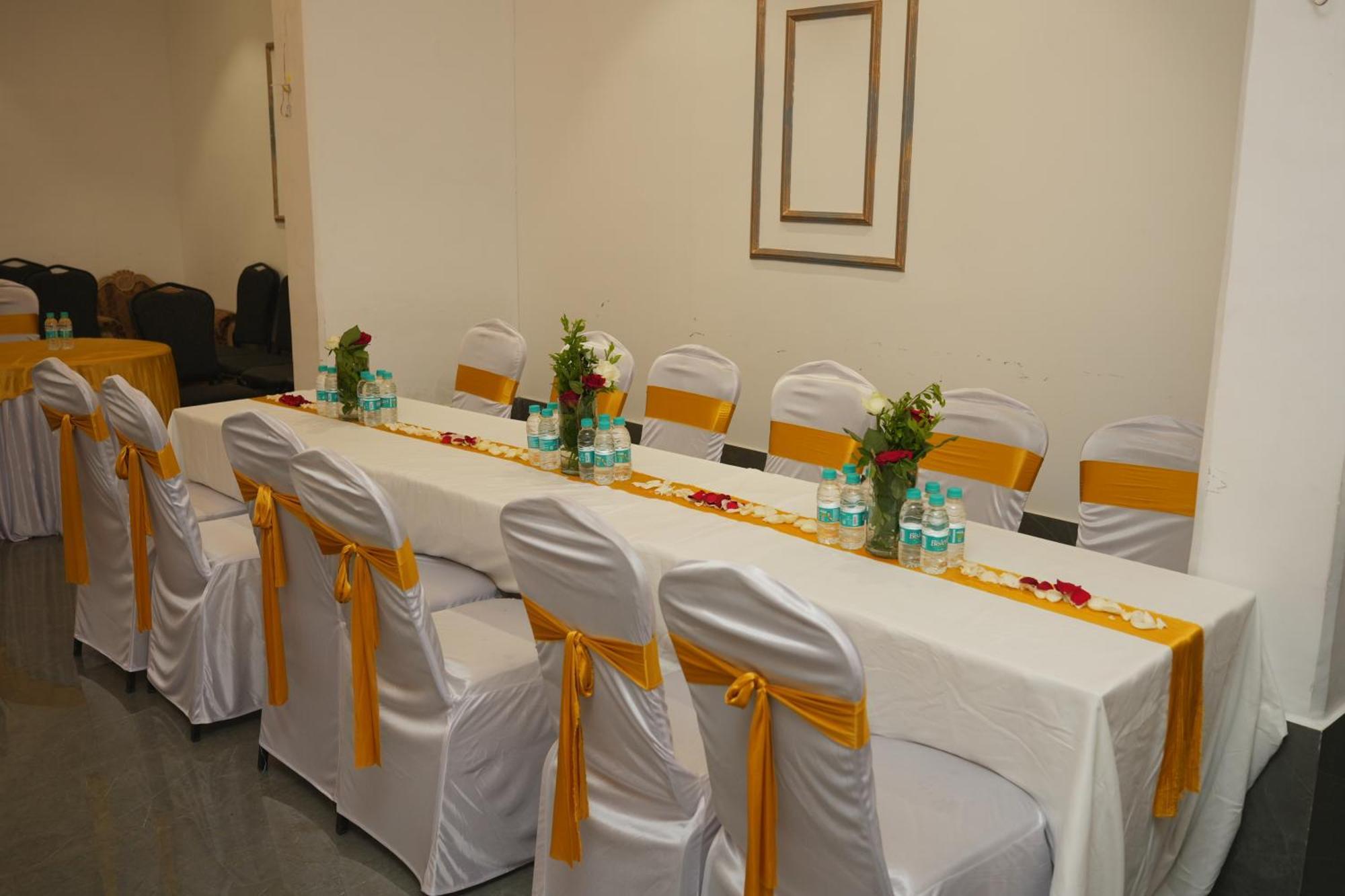 Staybird - B Suite, Business Hotel, Kharadi Hotel Pune